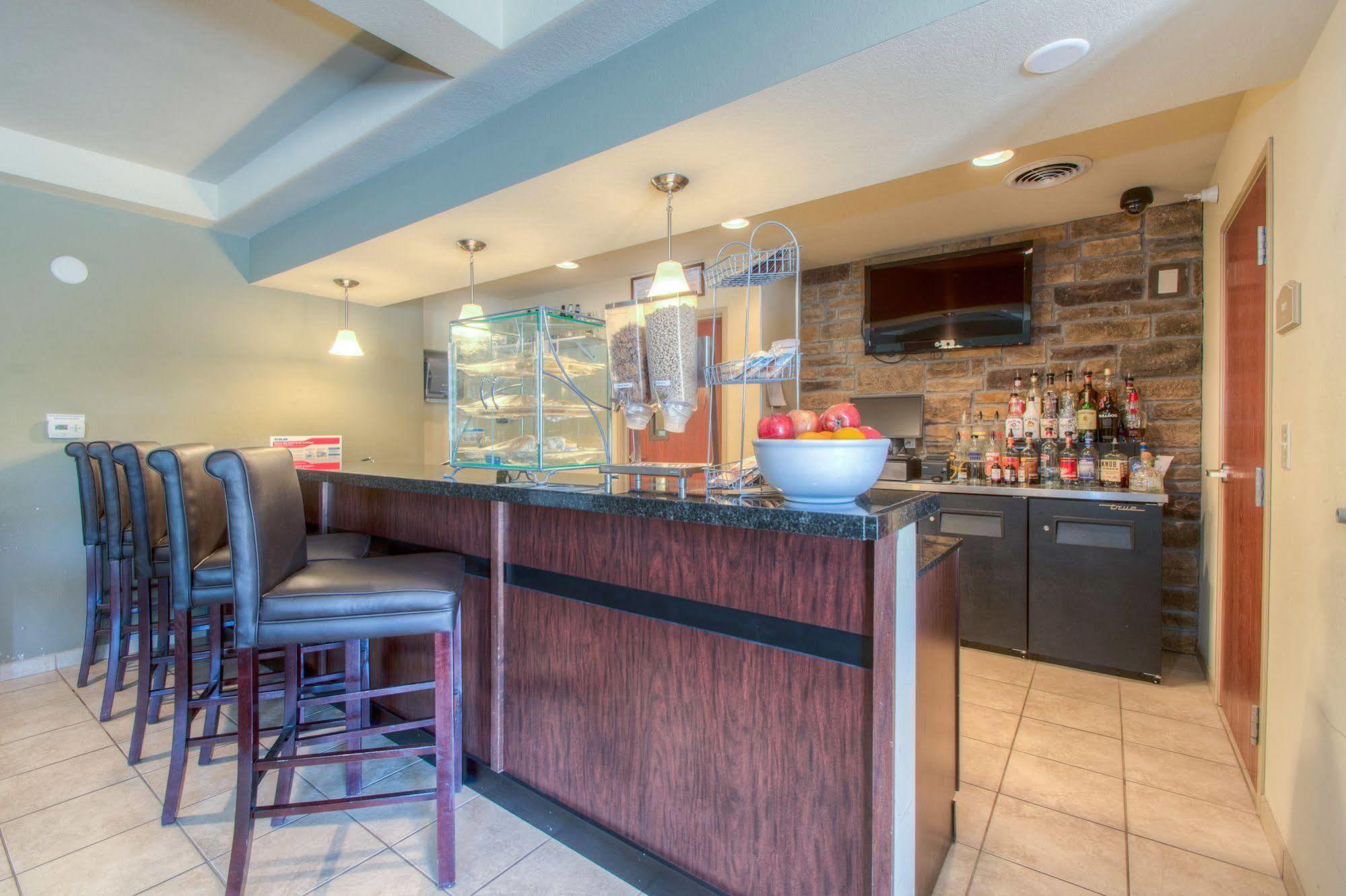 Cobblestone Inn & Suites - Wray Exteriör bild
