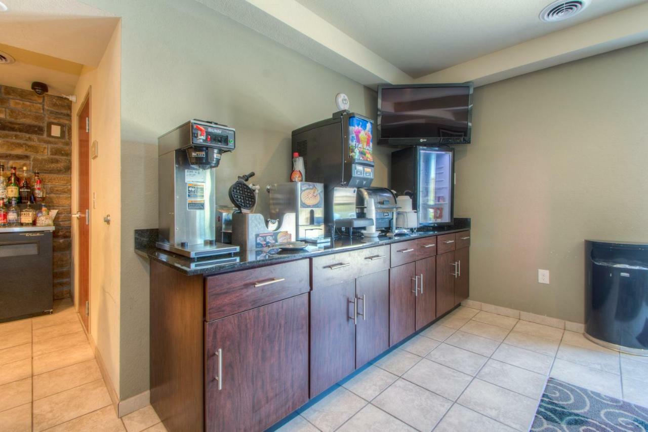 Cobblestone Inn & Suites - Wray Exteriör bild