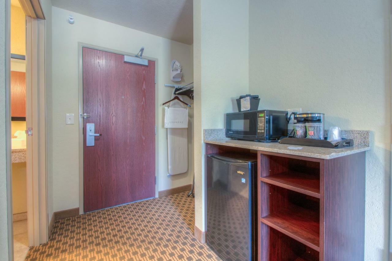 Cobblestone Inn & Suites - Wray Exteriör bild